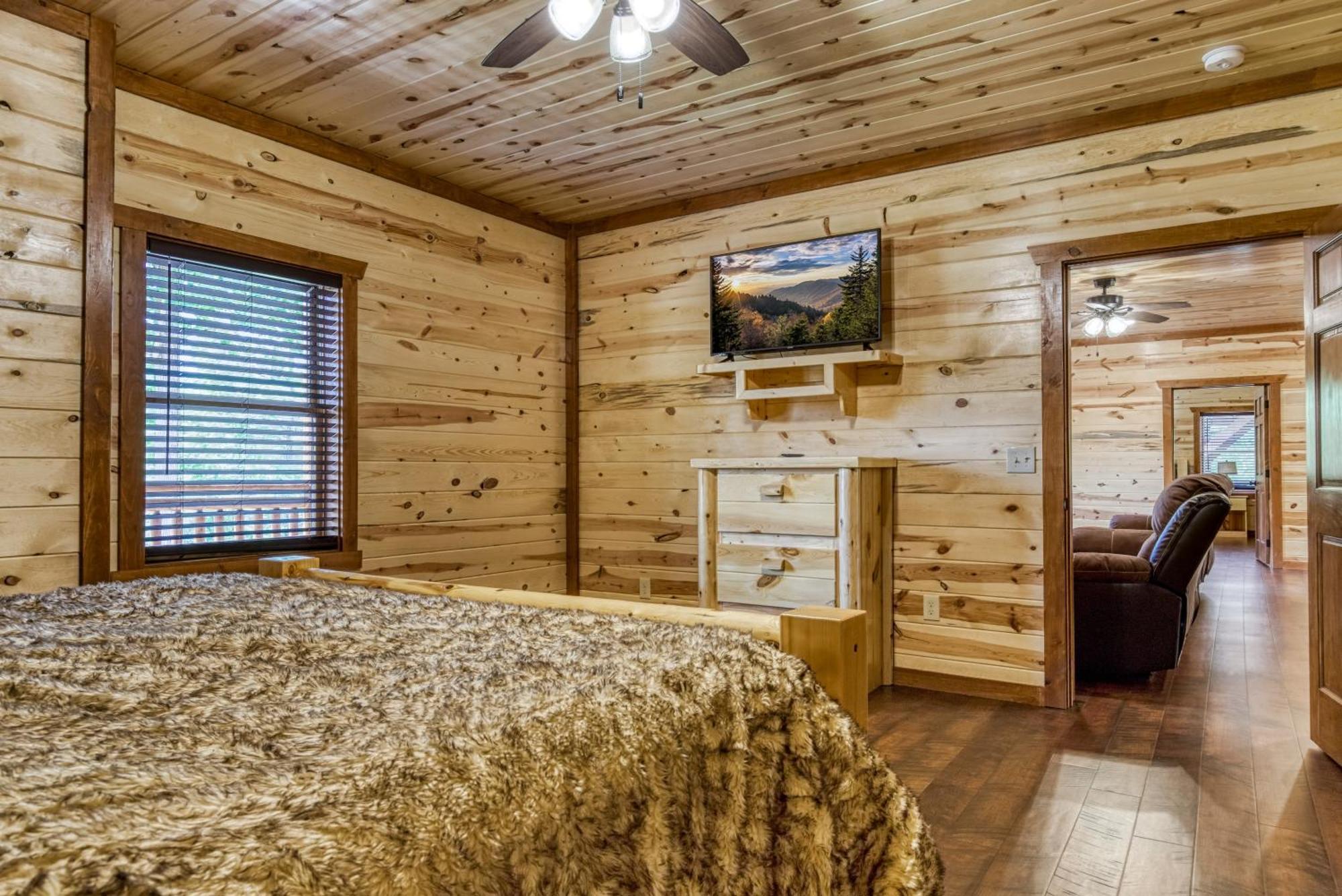 Majestic Splash- 8 Bedroom, Indoor Pool, Hot Tub, 1089 Free Tickets Each Paid Day, Dollywood Sevierville Exterior photo