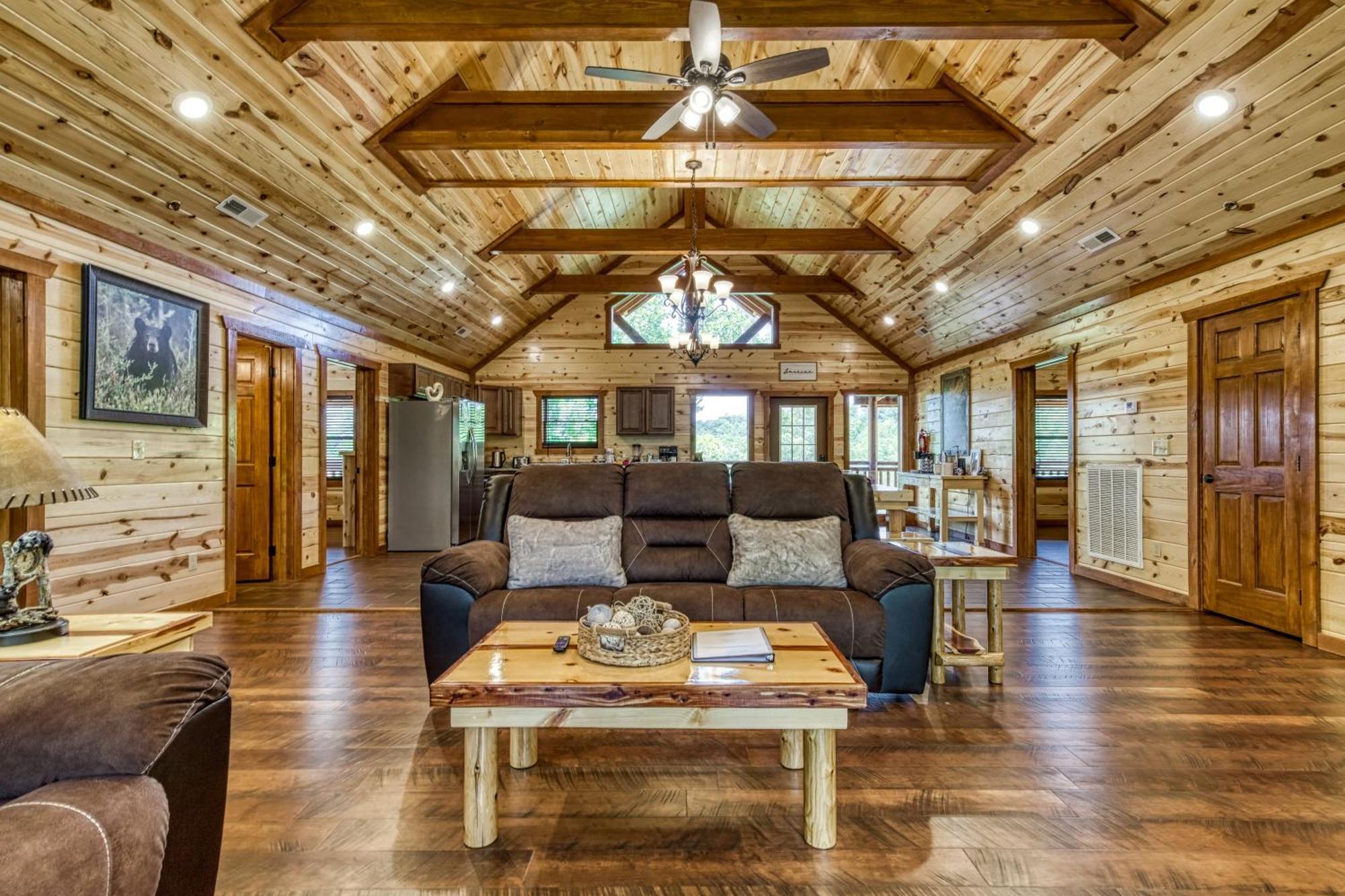 Majestic Splash- 8 Bedroom, Indoor Pool, Hot Tub, 1089 Free Tickets Each Paid Day, Dollywood Sevierville Exterior photo
