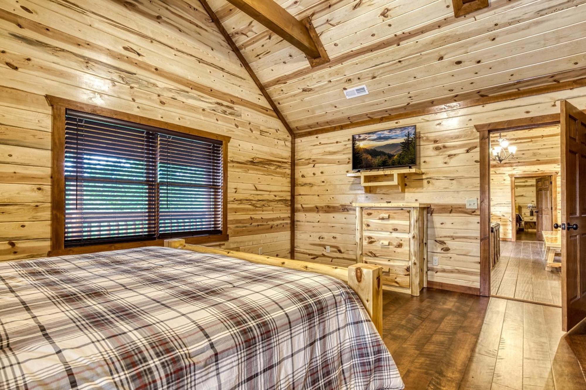 Majestic Splash- 8 Bedroom, Indoor Pool, Hot Tub, 1089 Free Tickets Each Paid Day, Dollywood Sevierville Exterior photo